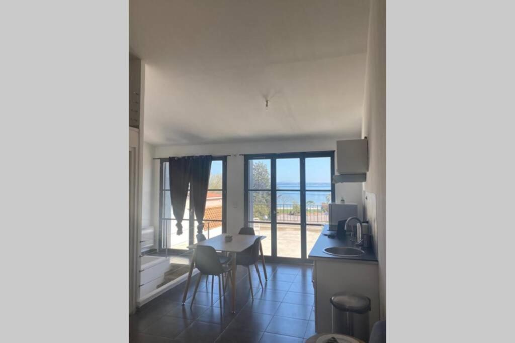 Martigues Apartment Екстериор снимка